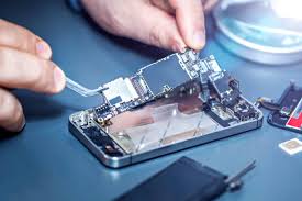 Expert Android phone repair technician in Dubai - hardware repair services